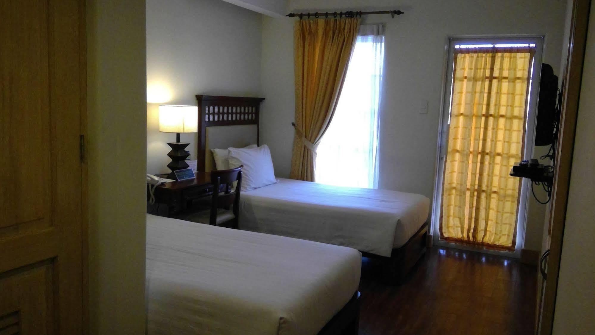 Hotel Emilia Davao Ngoại thất bức ảnh